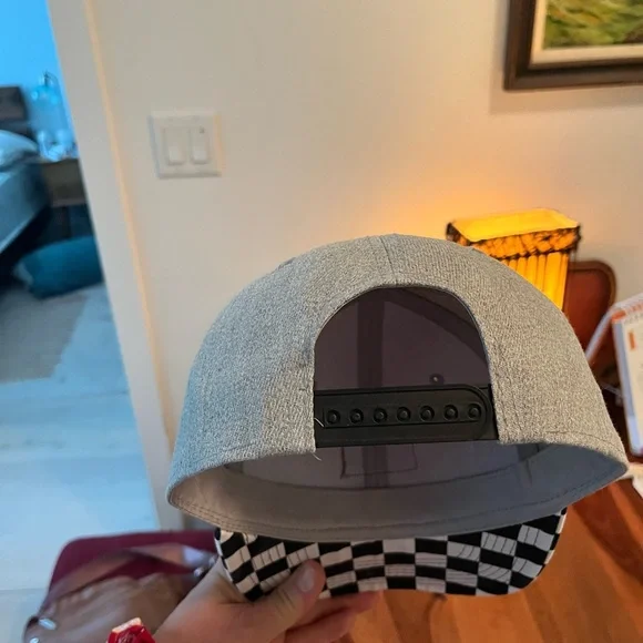 Hat - Picture 2 of 4